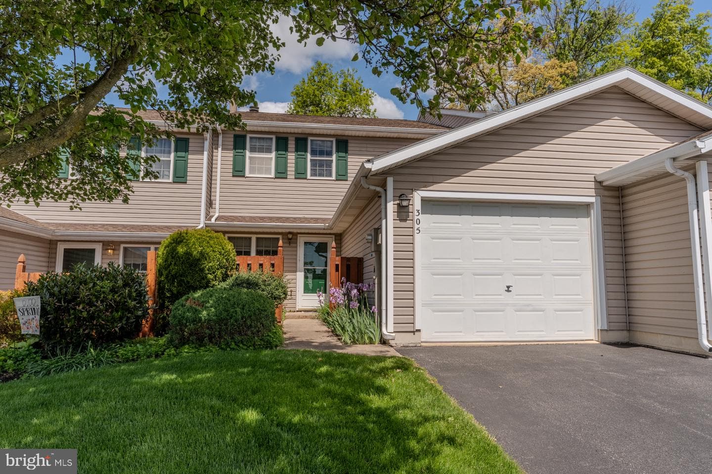 305 Stonegate Road photo 2