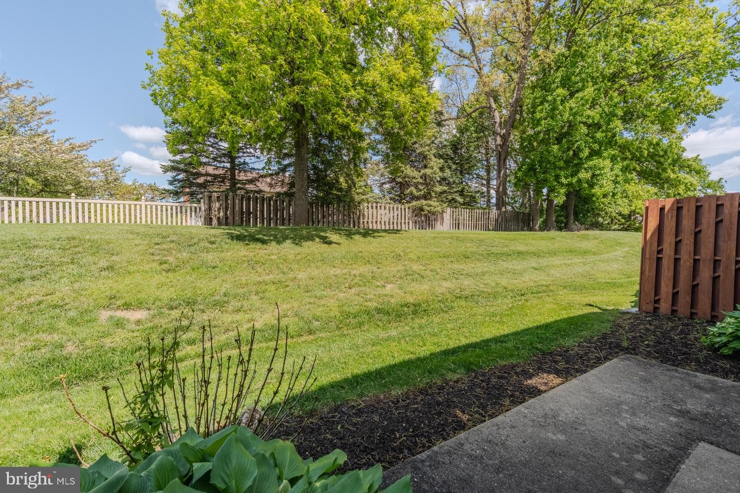 305 Stonegate Road photo 7