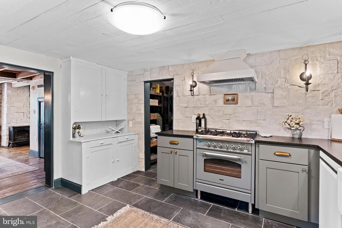 1134 S Mountain Road photo 10