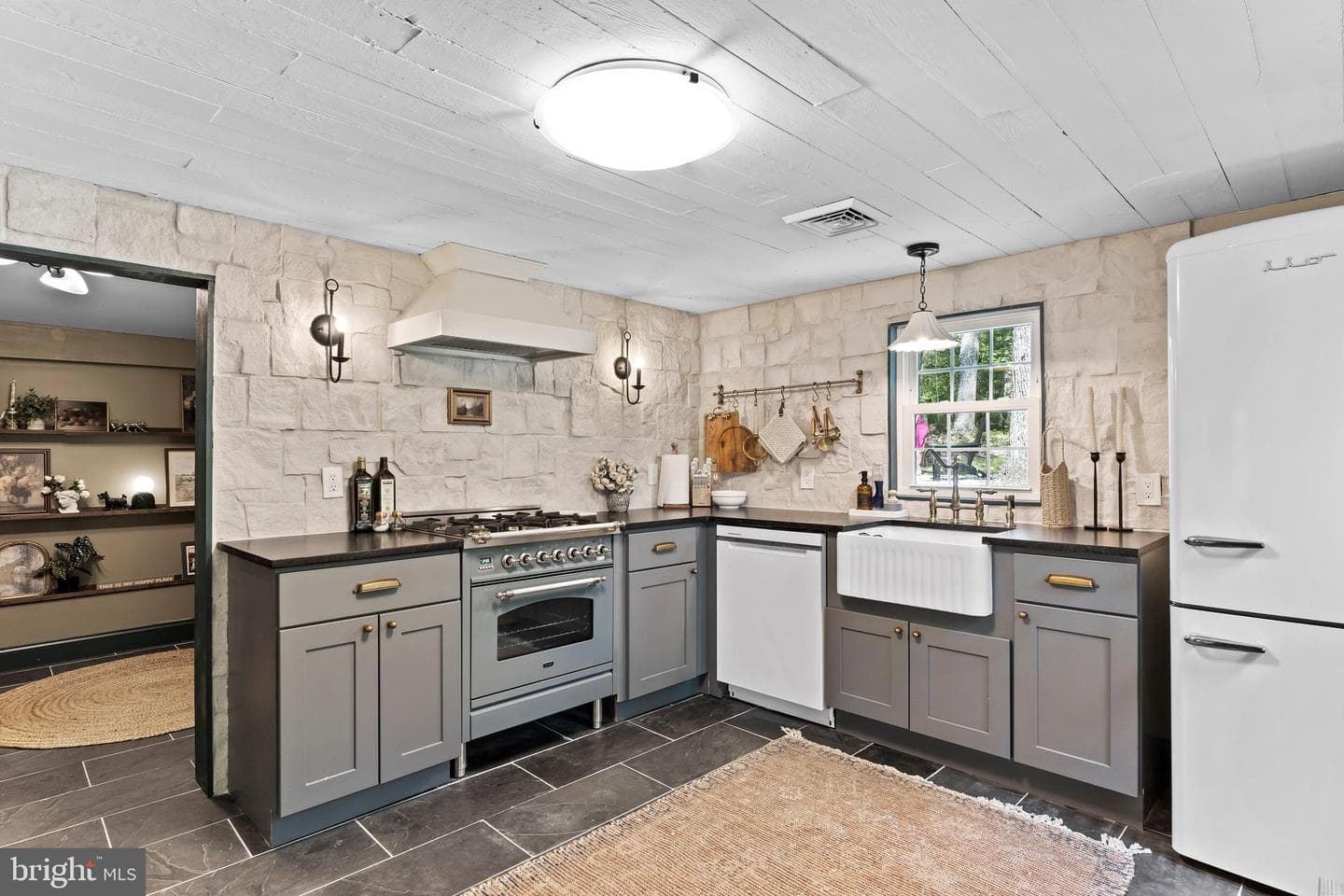 1134 S Mountain Road photo 9