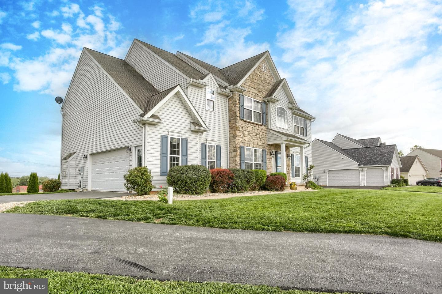 552 Soapstone Lane photo 3