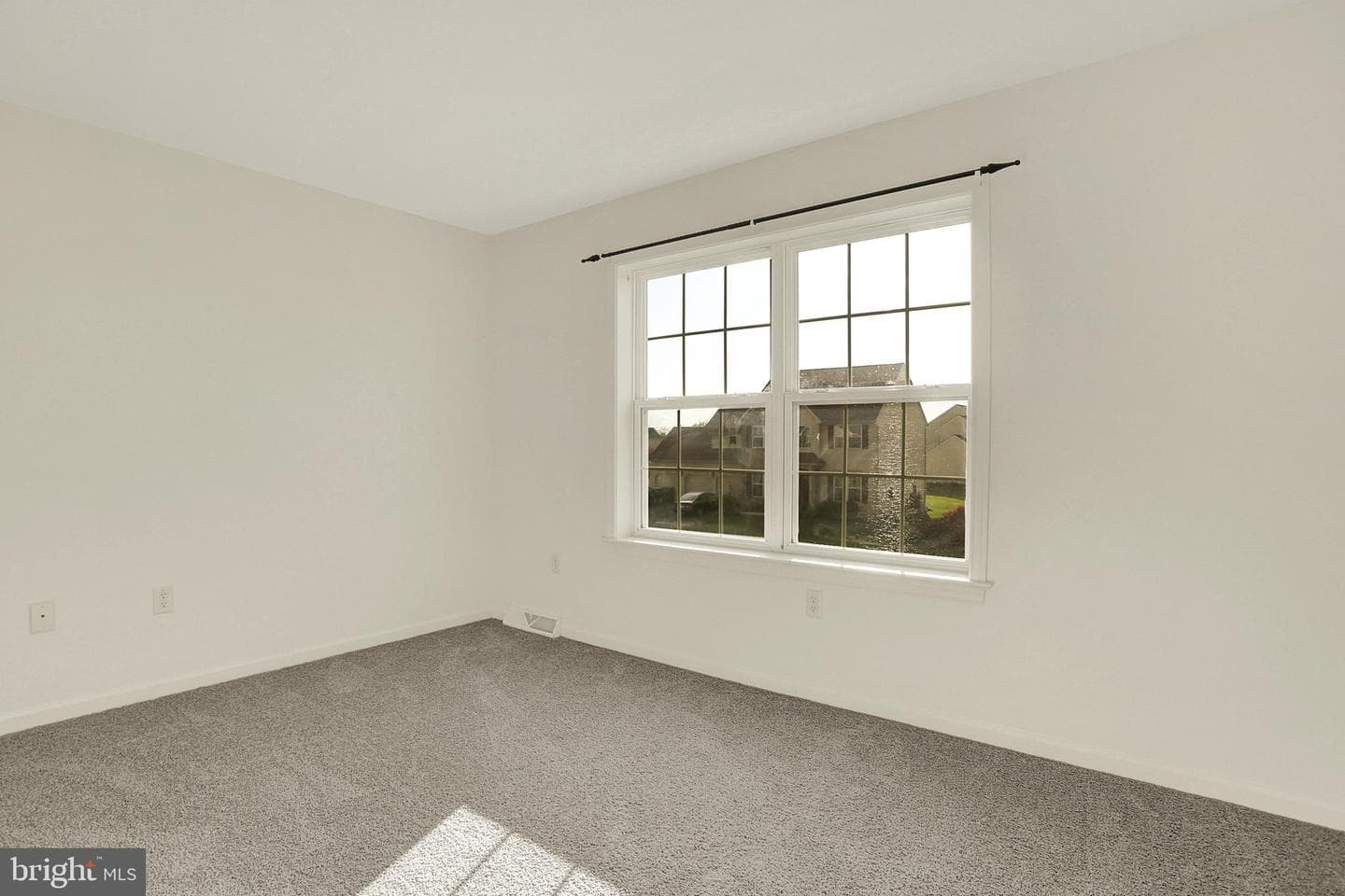 552 Soapstone Lane photo 34