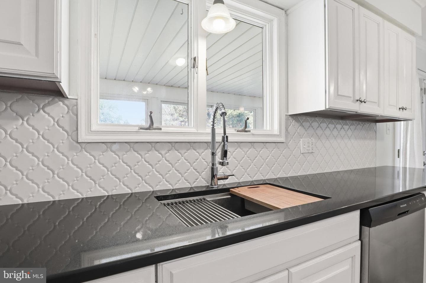400 White Rose Lane photo 17