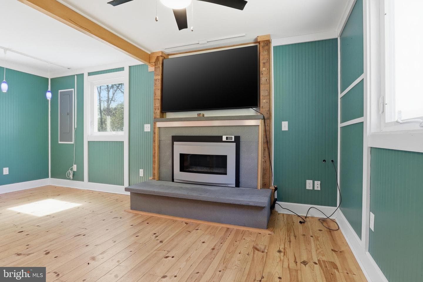 293 Grove Road photo 10