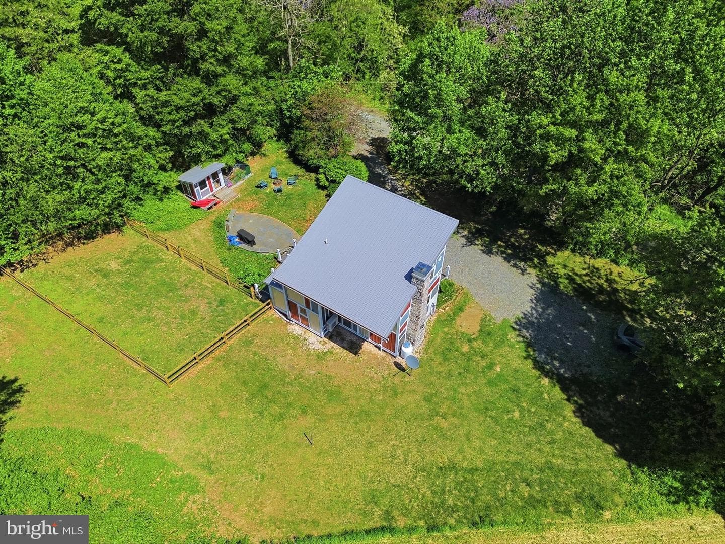 293 Grove Road photo 31