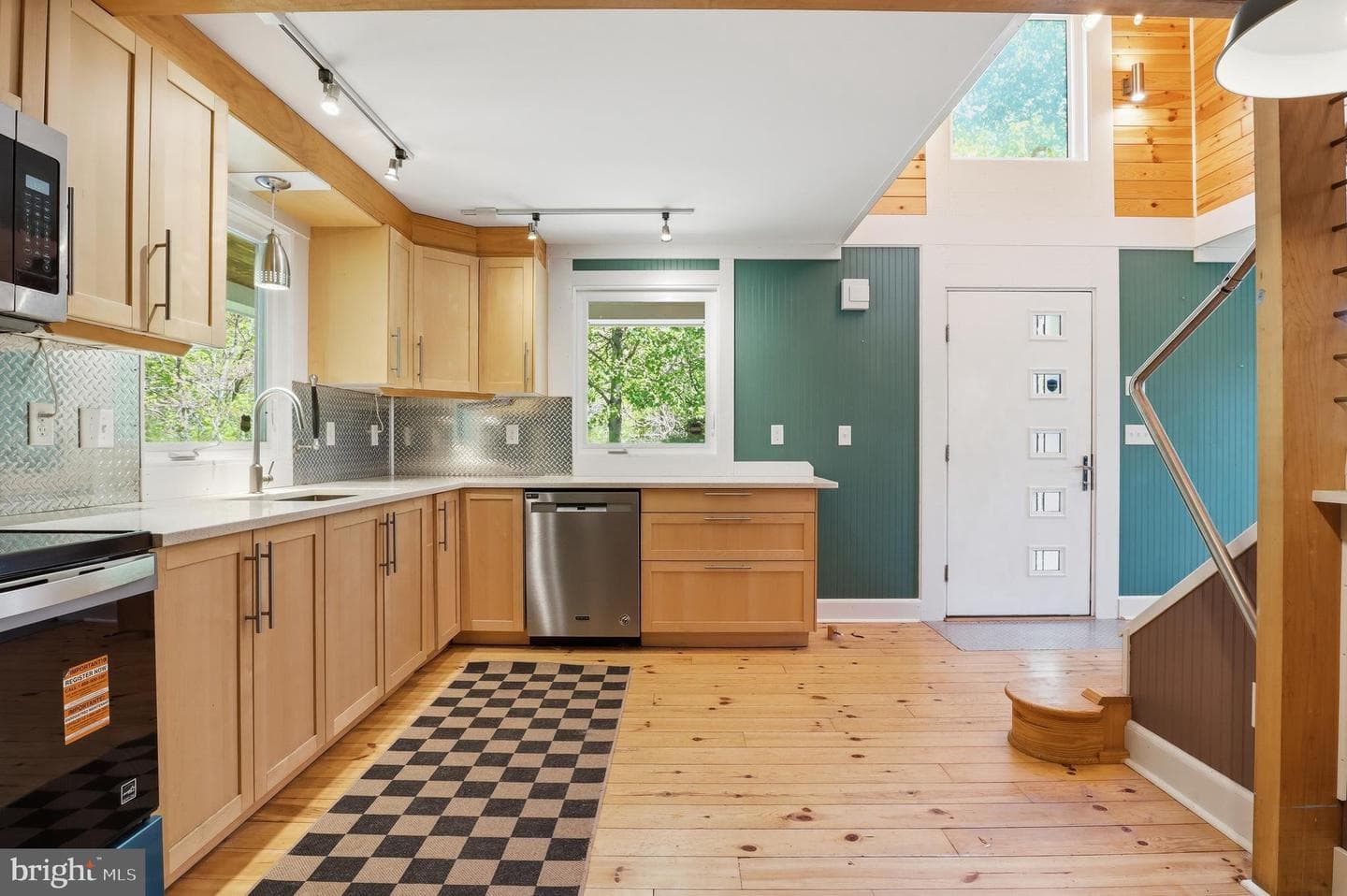 293 Grove Road photo 6