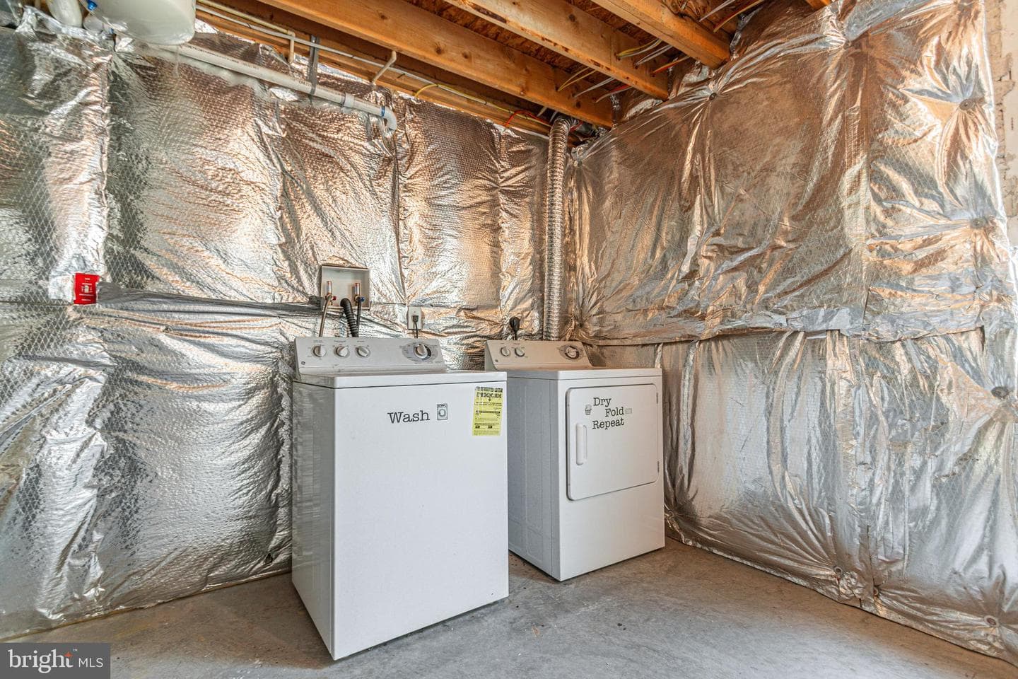 271 Courtney Court photo 43