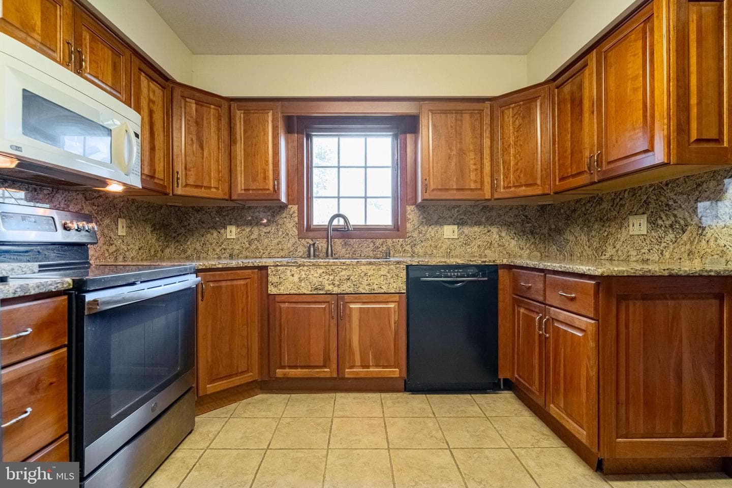 2020 Alcott Road photo 18