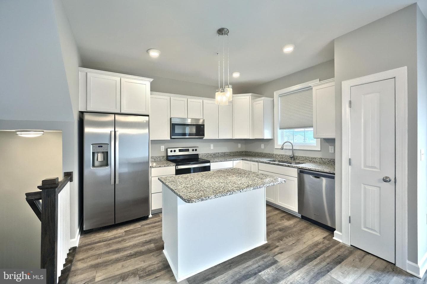 242 Hudson Blvd photo 5