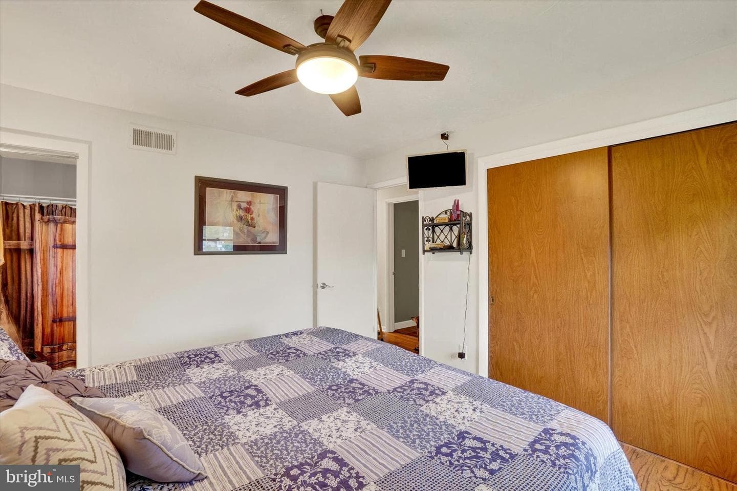213 Lartry Drive photo 13