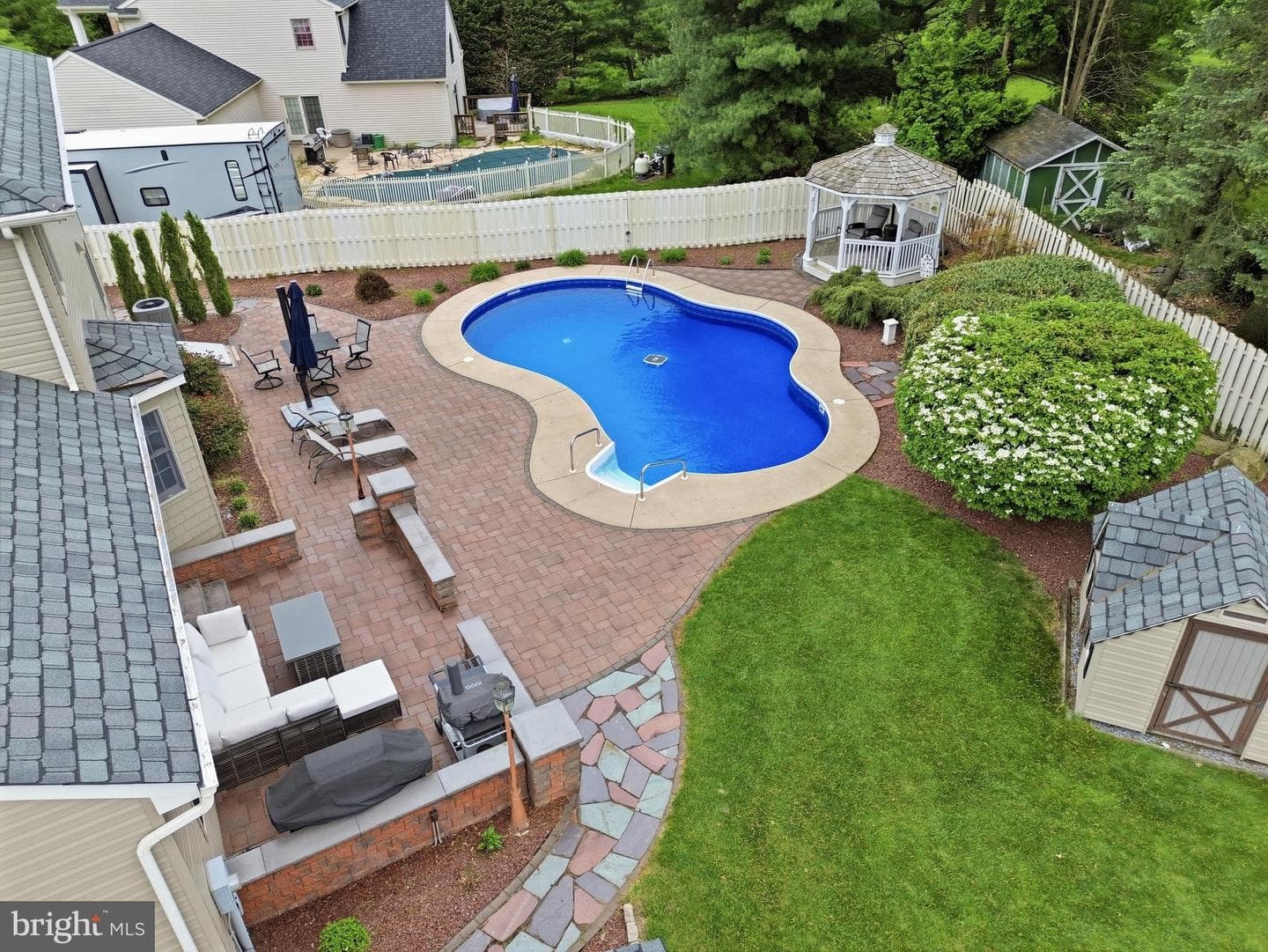 1335 Murifield Drive photo 9