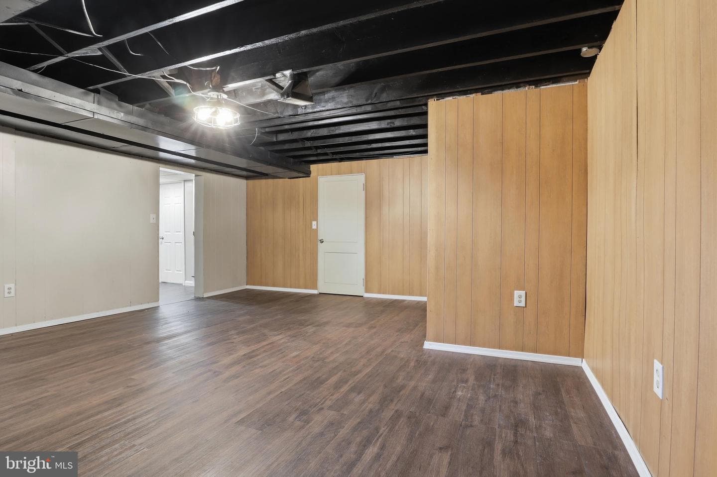 615 E Broadway photo 23