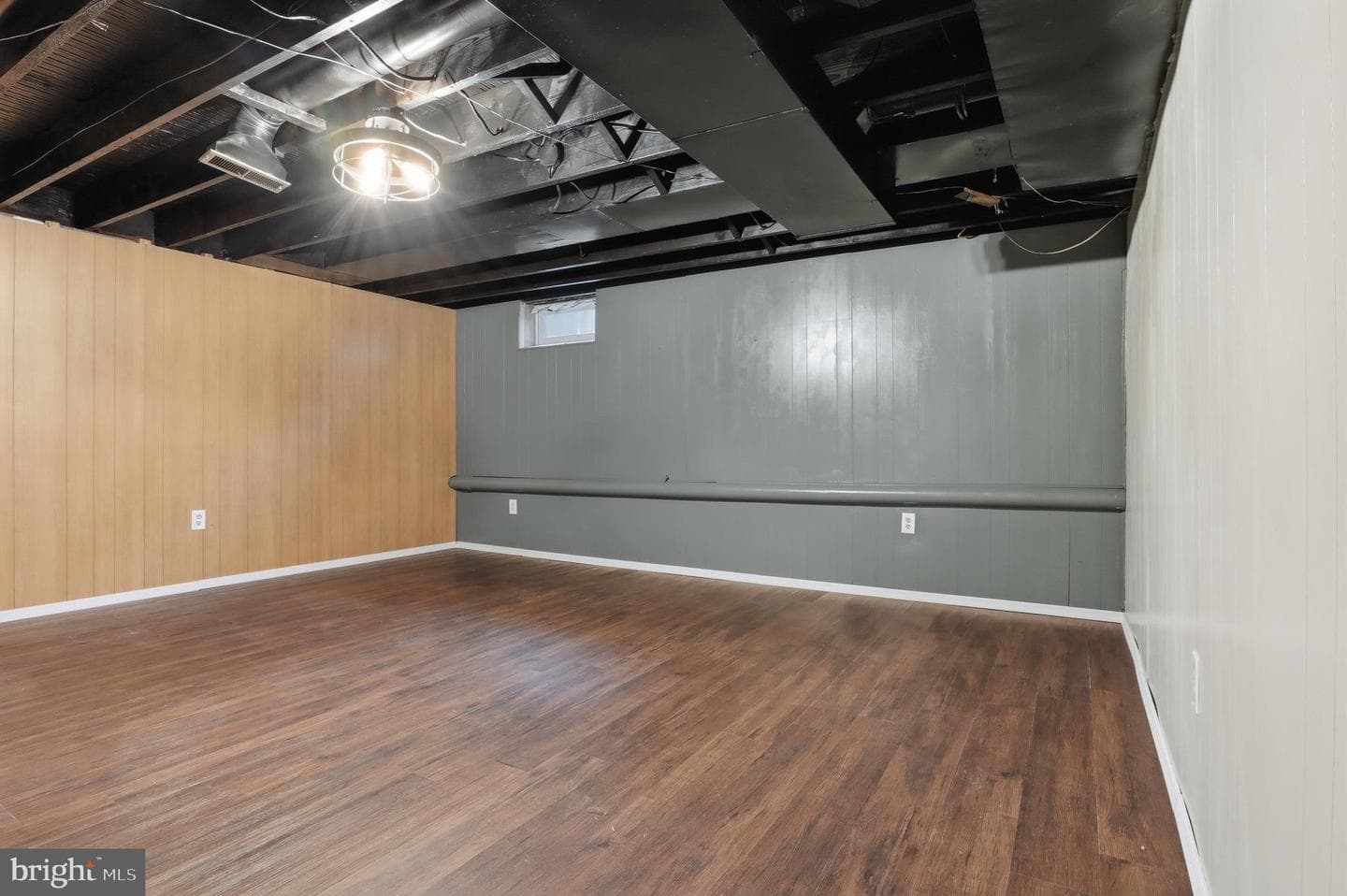 615 E Broadway photo 24