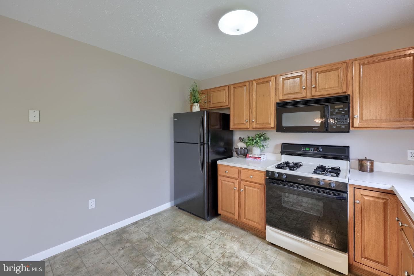 2833 Woodmont Drive photo 11