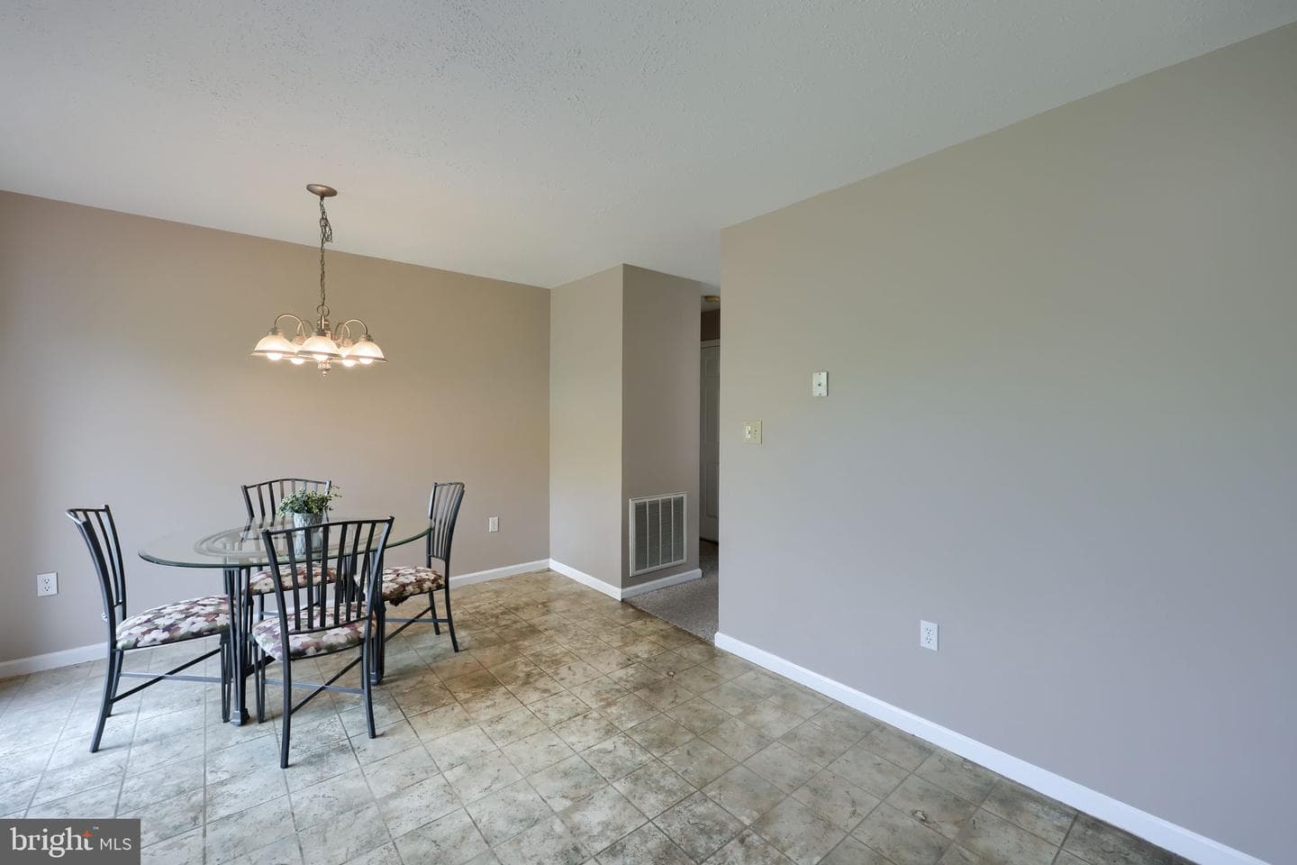 2833 Woodmont Drive photo 13