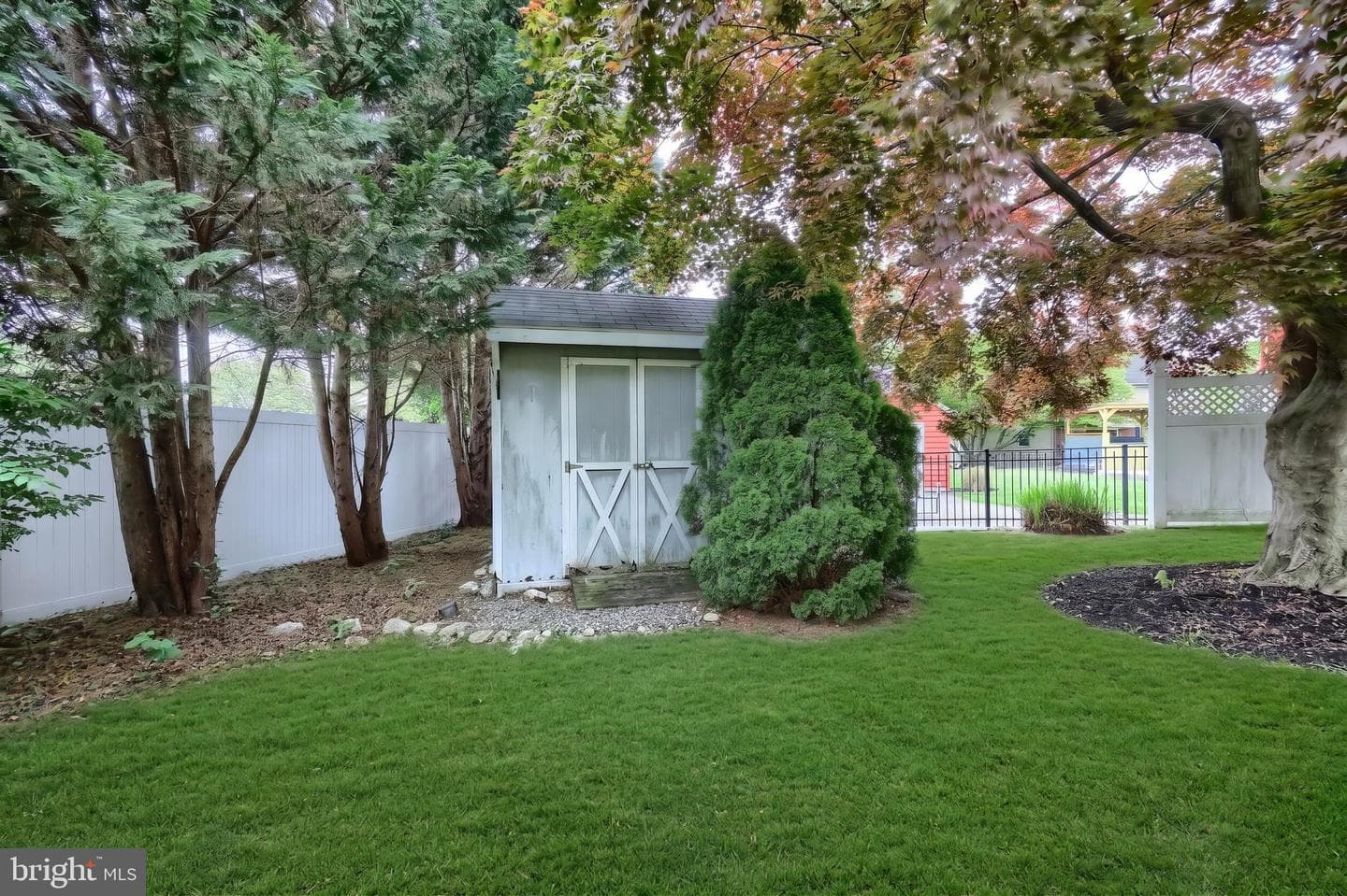 824 Grandview Road photo 9