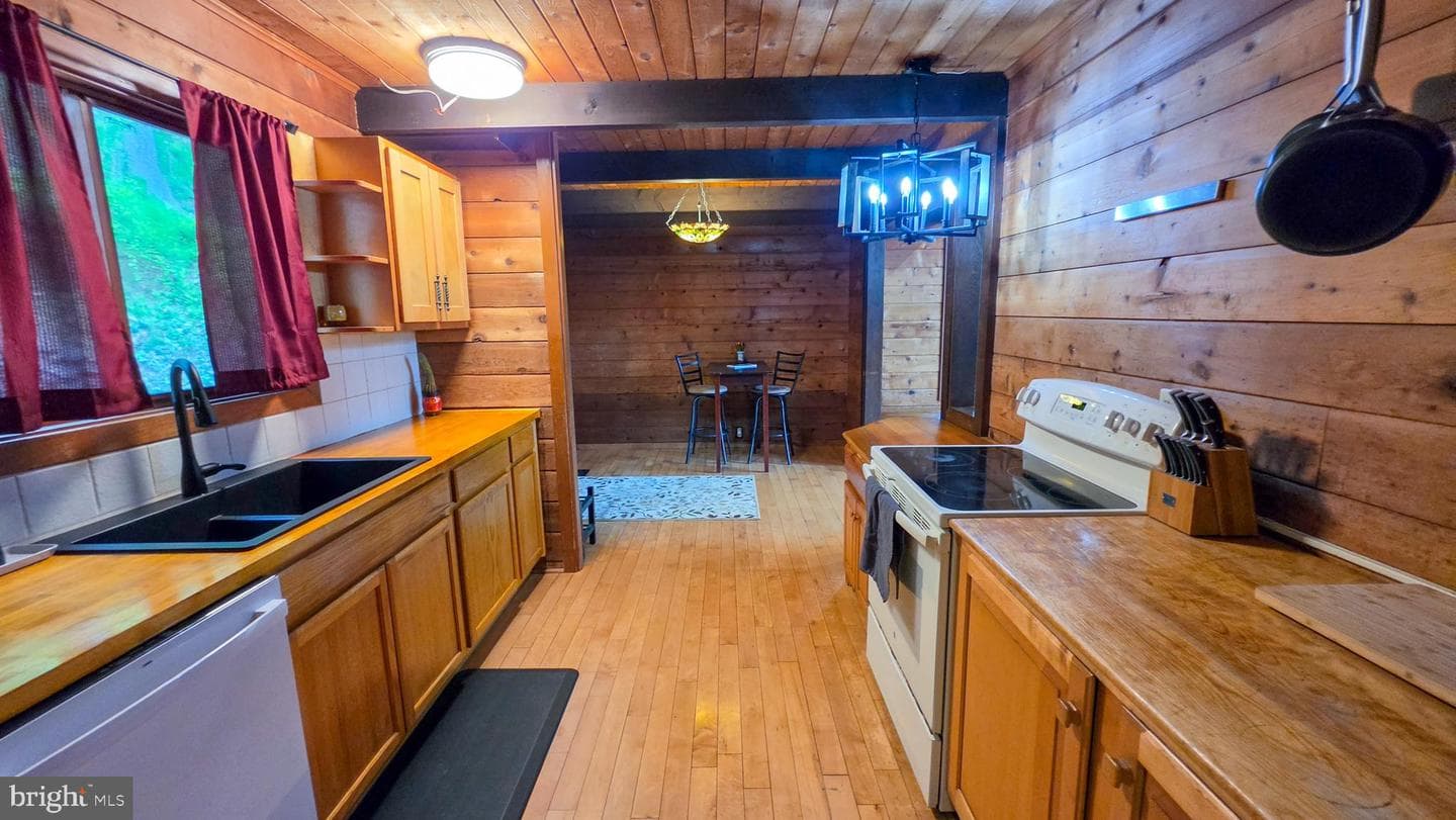 3548 Ridge Road photo 24