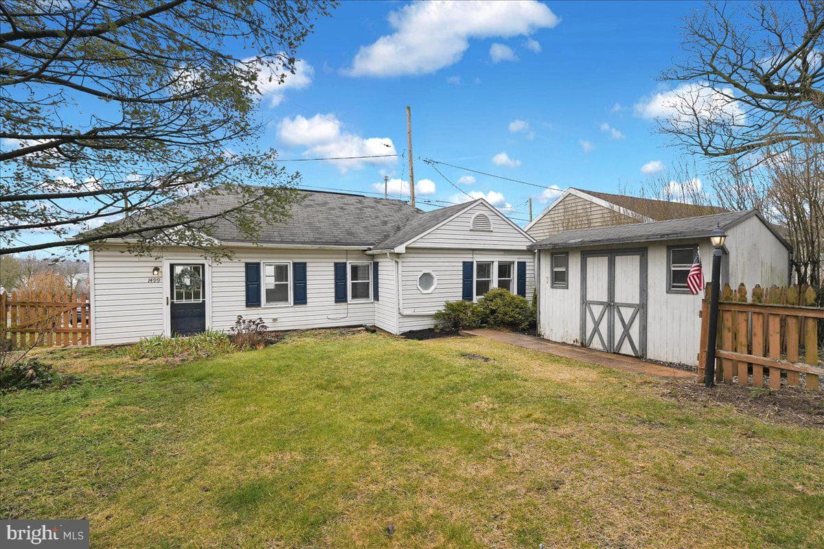 1499 W Princess Street, York