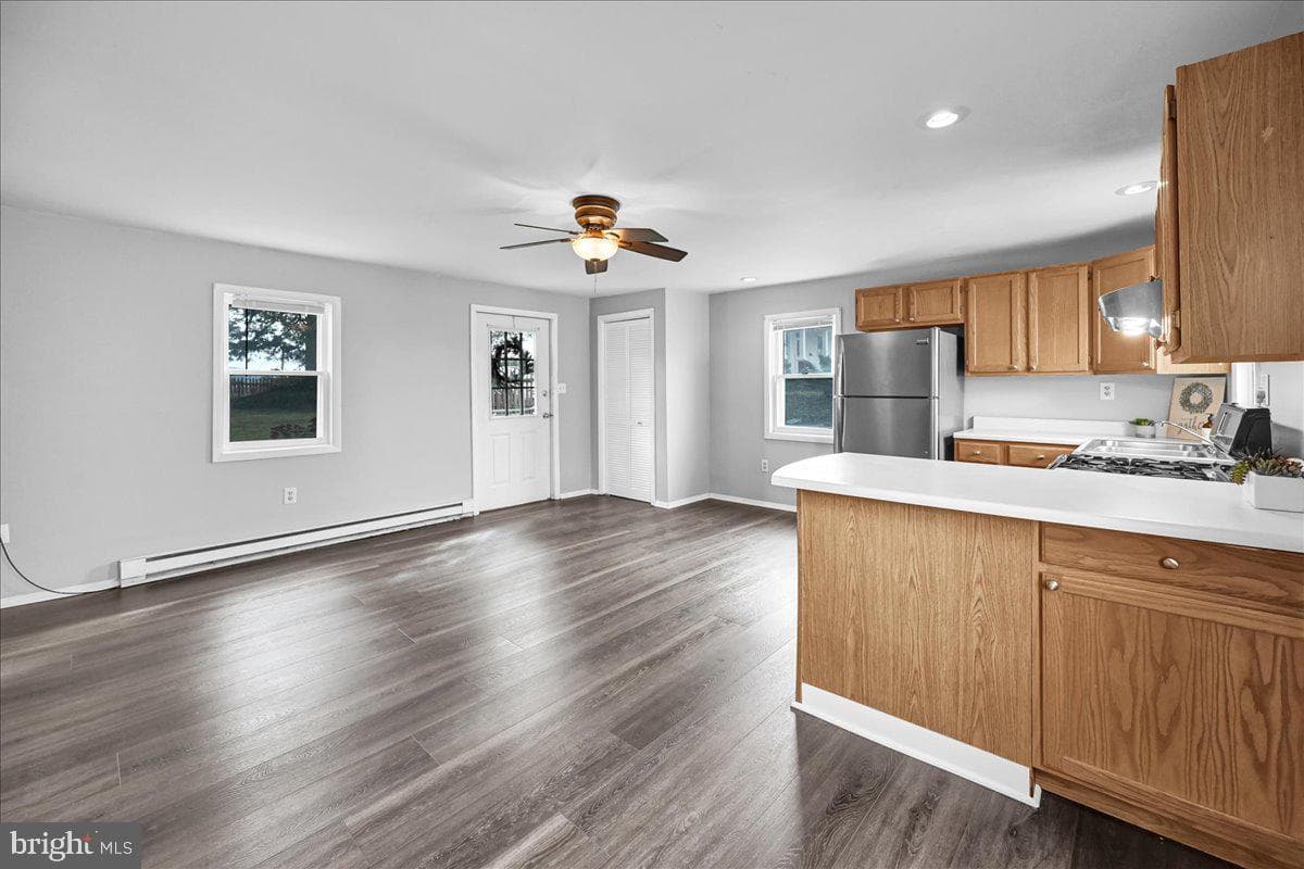 1499 W Princess Street photo 6