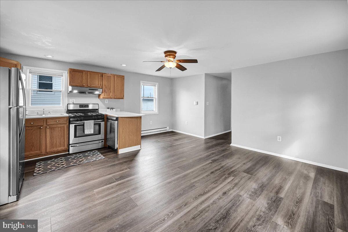 1499 W Princess Street photo 7