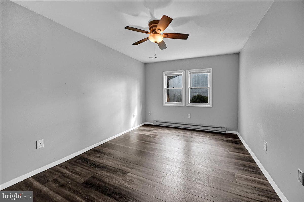 1499 W Princess Street photo 8