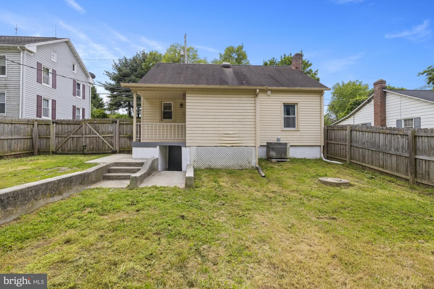 5483 Lehman Road photo 4