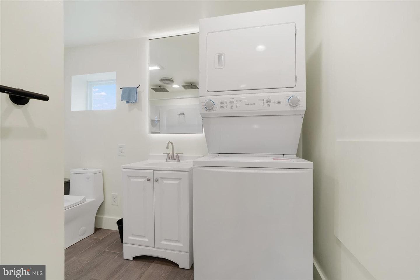 93 W High Street photo 13