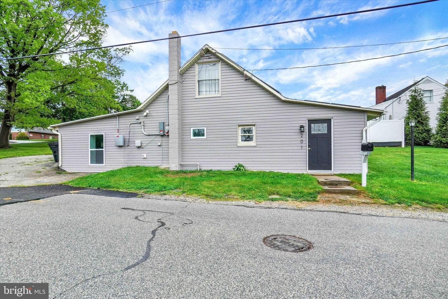 93 W High Street photo 2