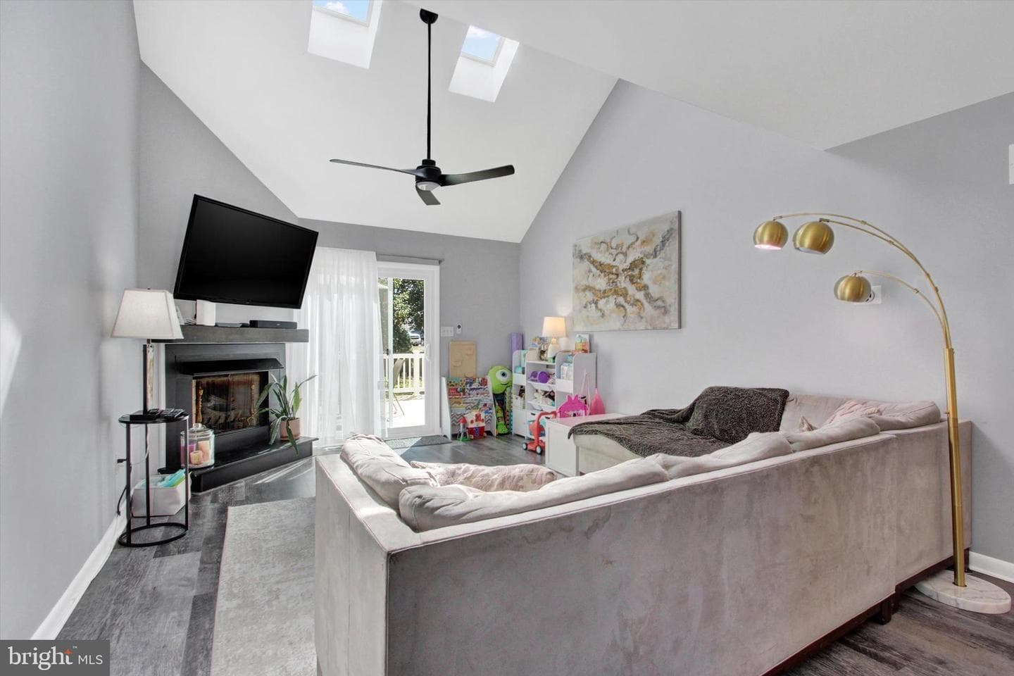 200 Greenleaf Road photo 4