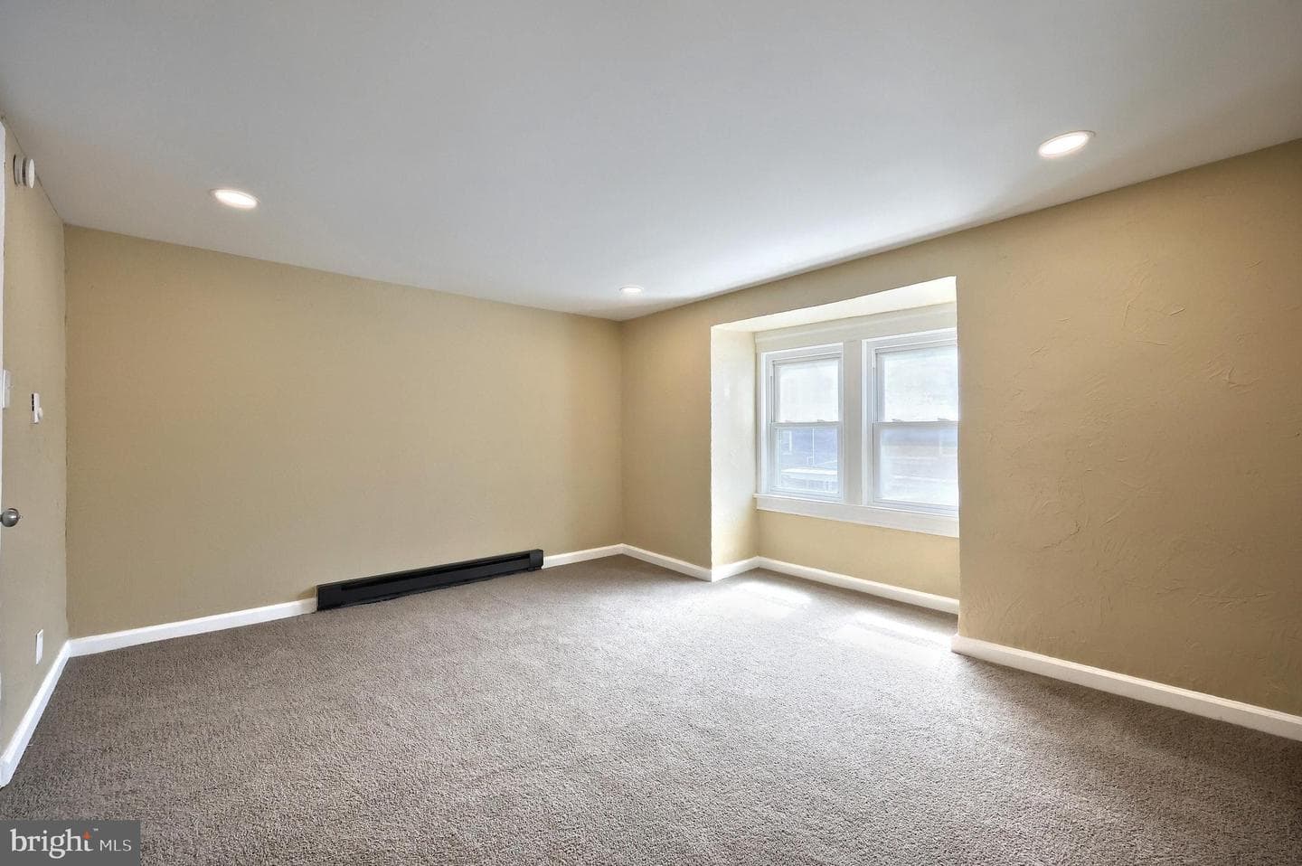 1415 W King Street photo 21