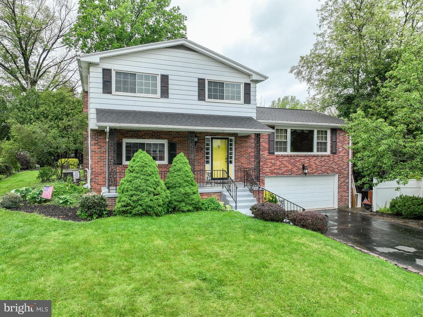 420 Cortleigh Drive photo 2