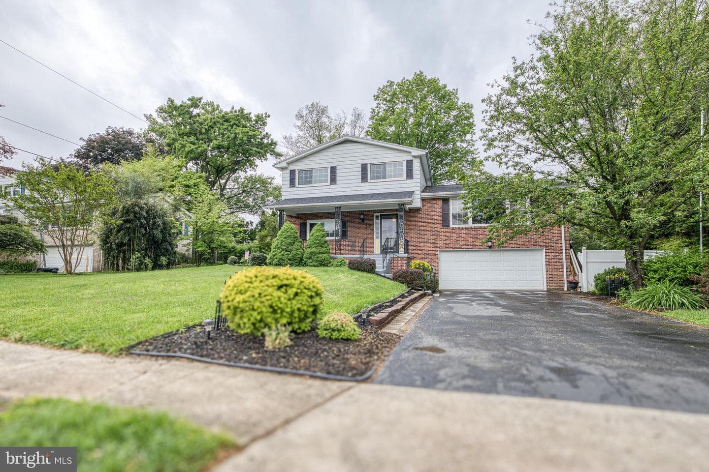 420 Cortleigh Drive photo 4