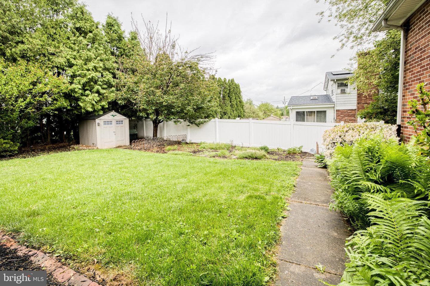 420 Cortleigh Drive photo 46