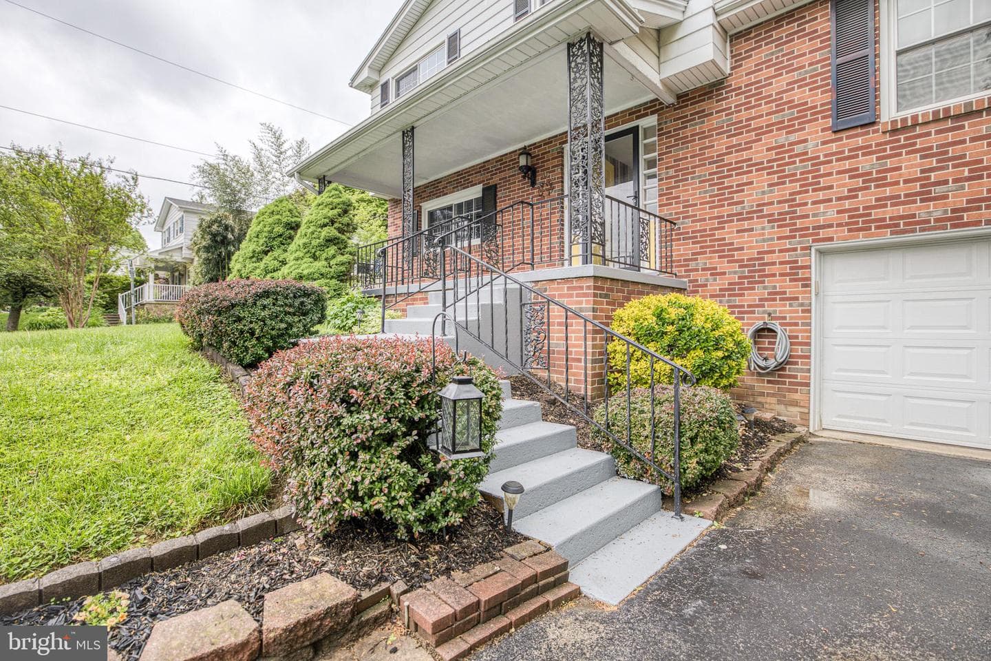 420 Cortleigh Drive photo 5