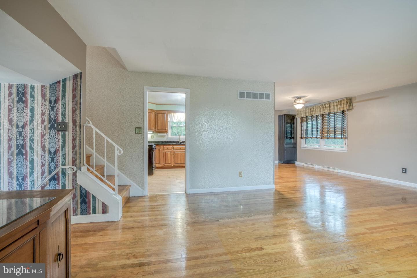 420 Cortleigh Drive photo 9