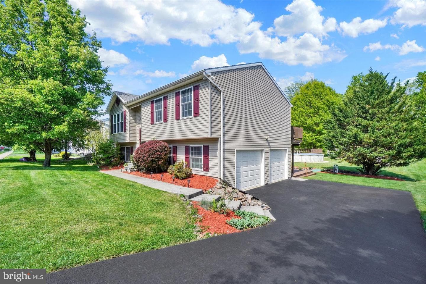 315 Iroquois Trail photo 3