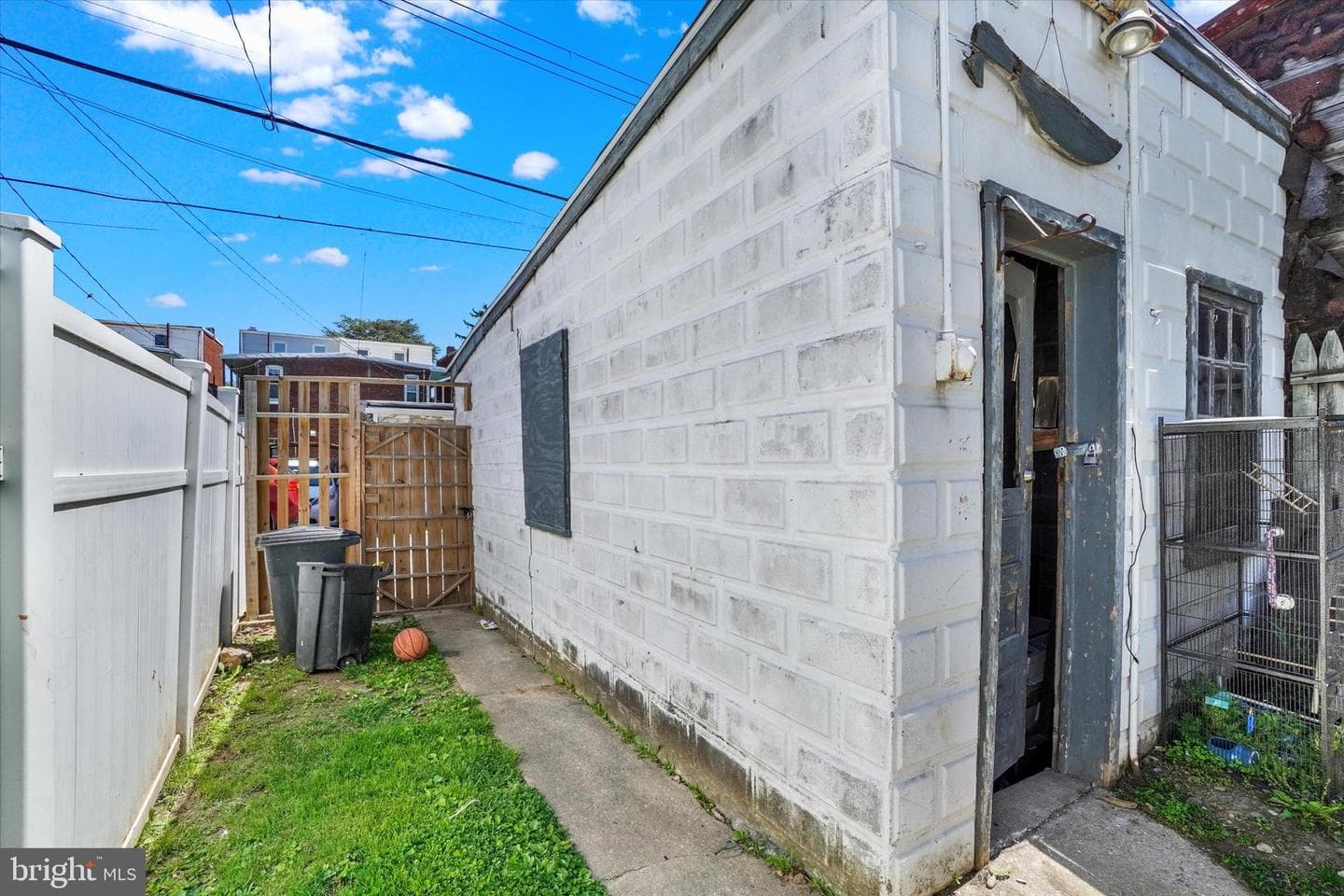 607 N Hartley Street photo 23
