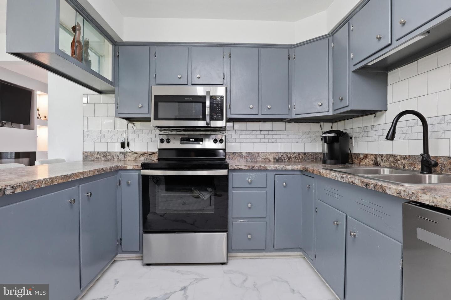 2330 Redwood Road photo 10