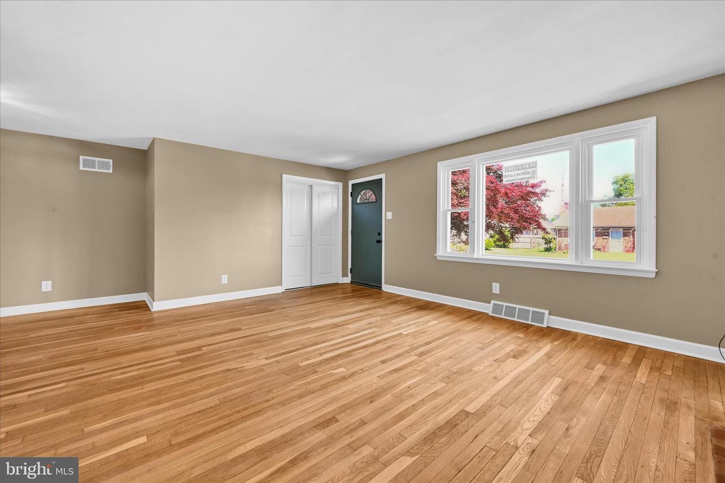 308 E Springettsbury photo 8
