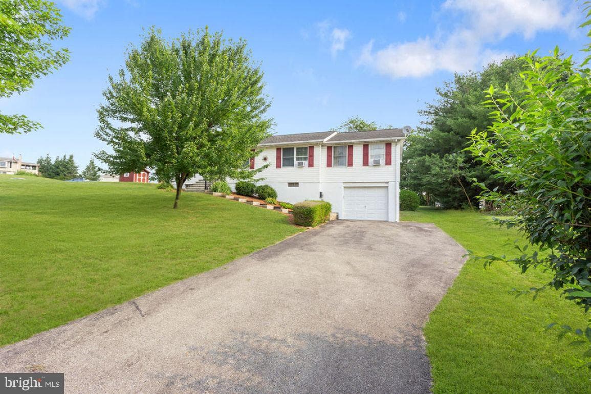 20 Rickey Drive photo 4