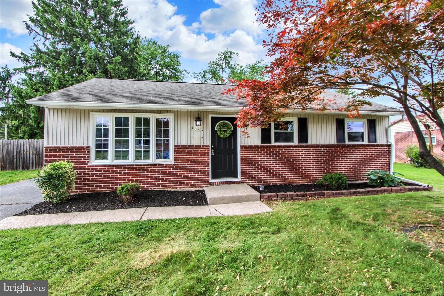 3837 Oakleigh Drive photo 2