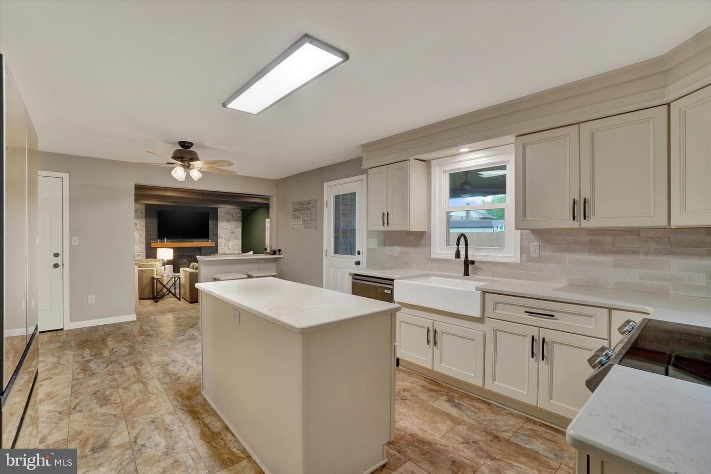 2252 Chestnut Road photo 8