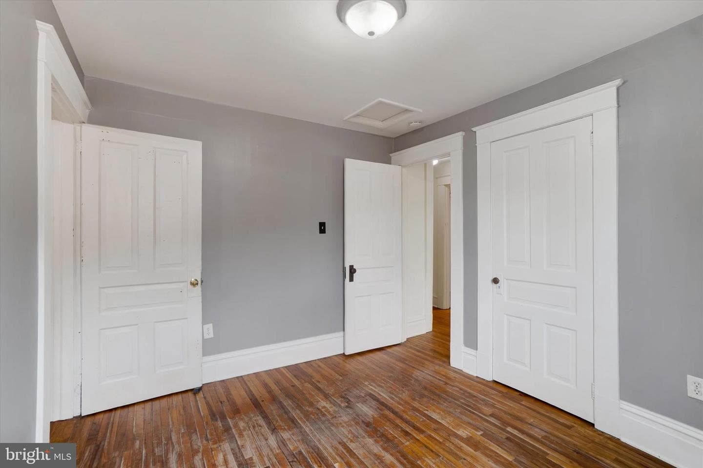 120 E Jackson Street photo 16