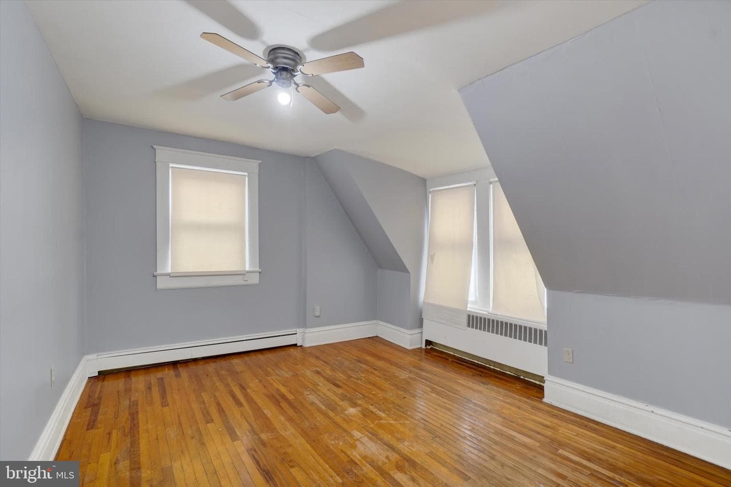 120 E Jackson Street photo 17
