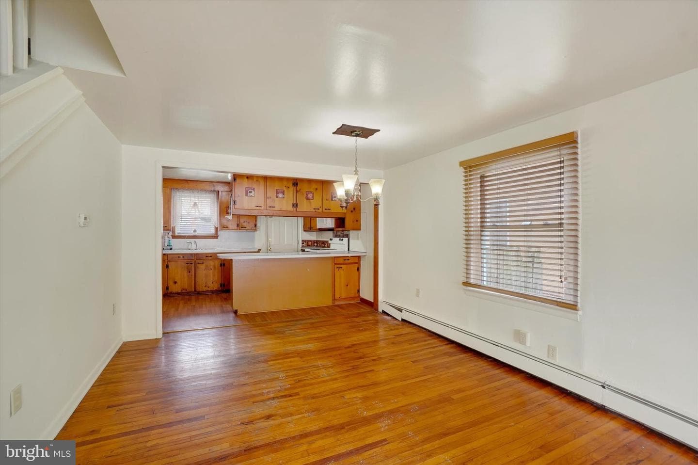 120 E Jackson Street photo 6