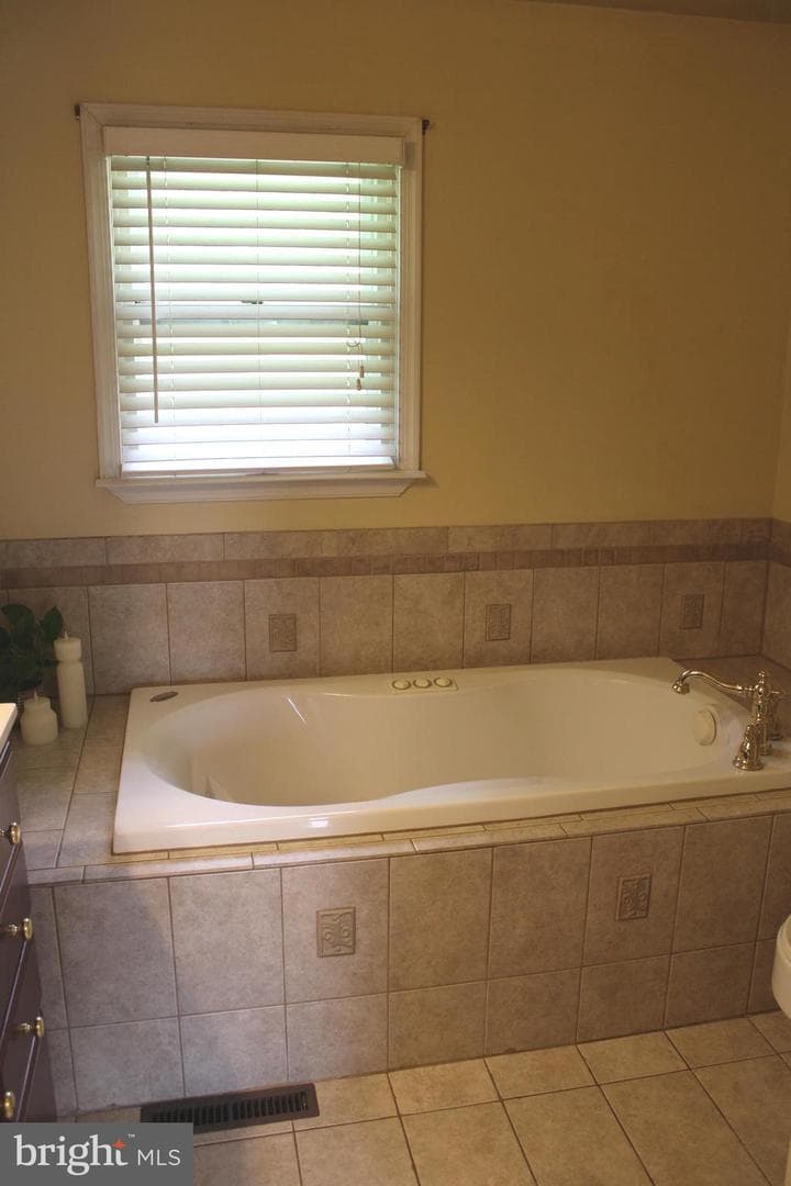 6 Barelyn Drive photo 9