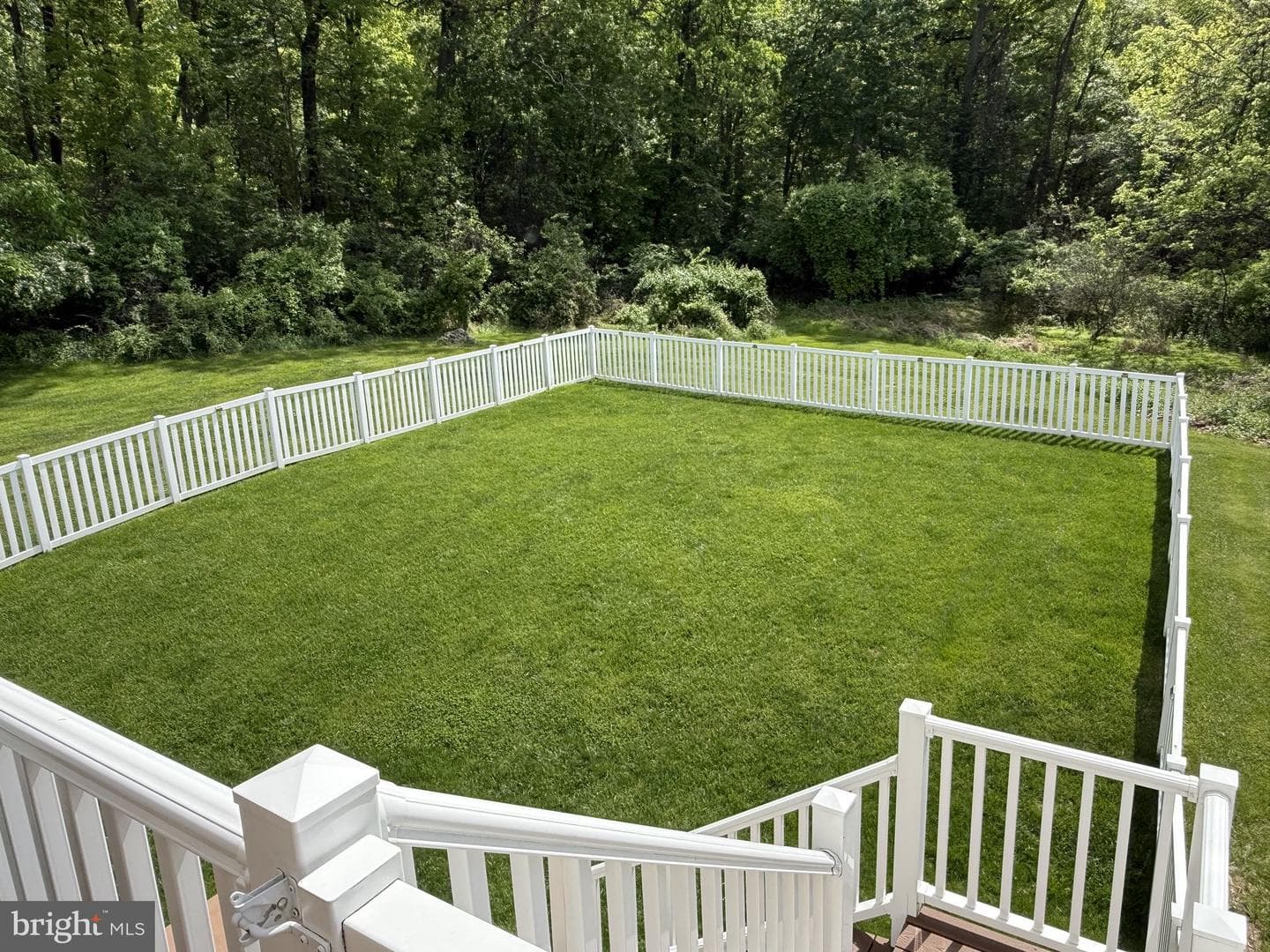 390 Bruaw Drive photo 3