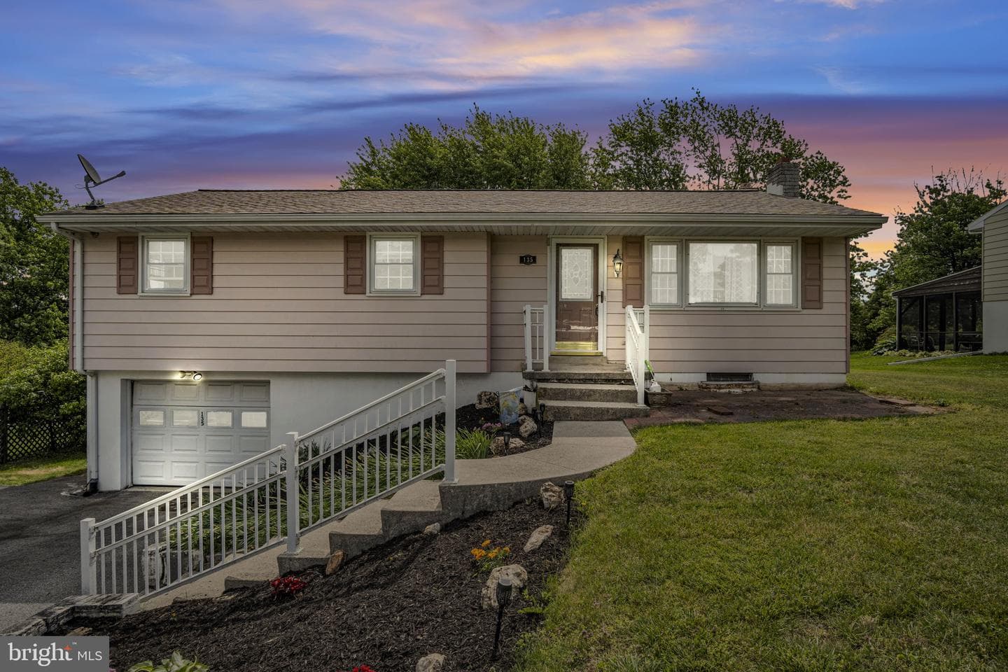 135 Hemler Drive photo 2