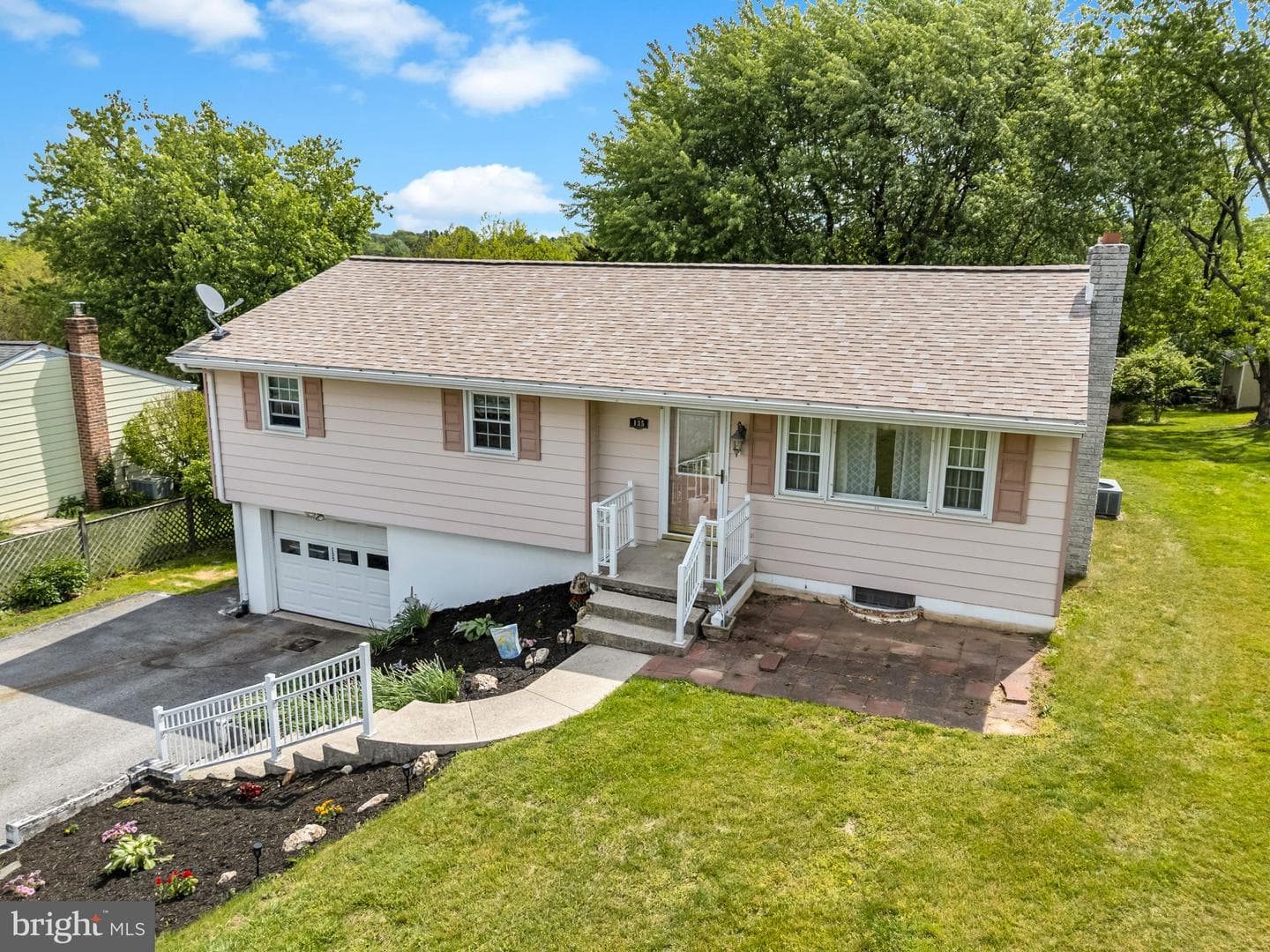 135 Hemler Drive photo 4