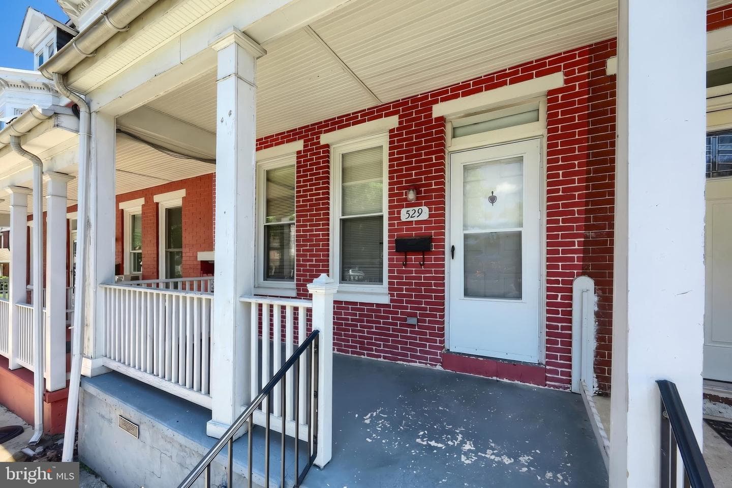 529 Thomas Street photo 3